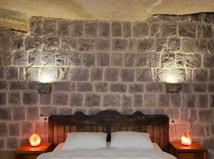 Hotelli Kapalos Cave