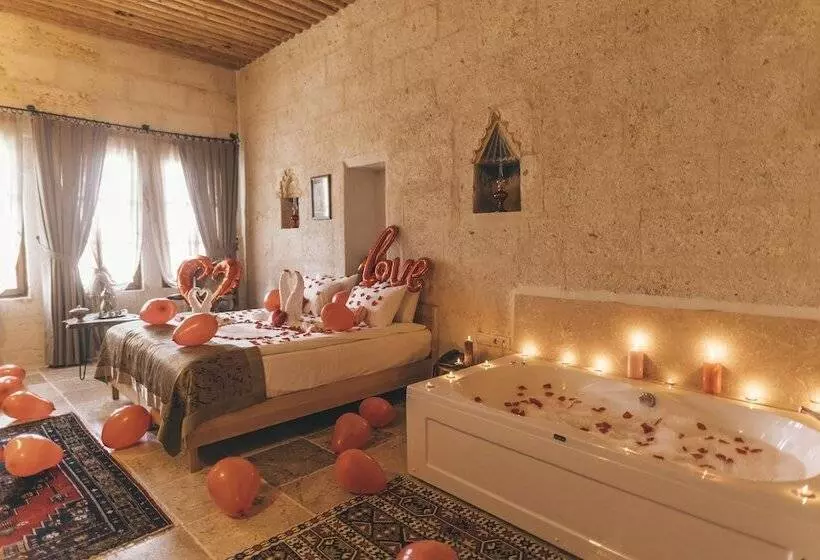 Hotelli Kapalos Cave