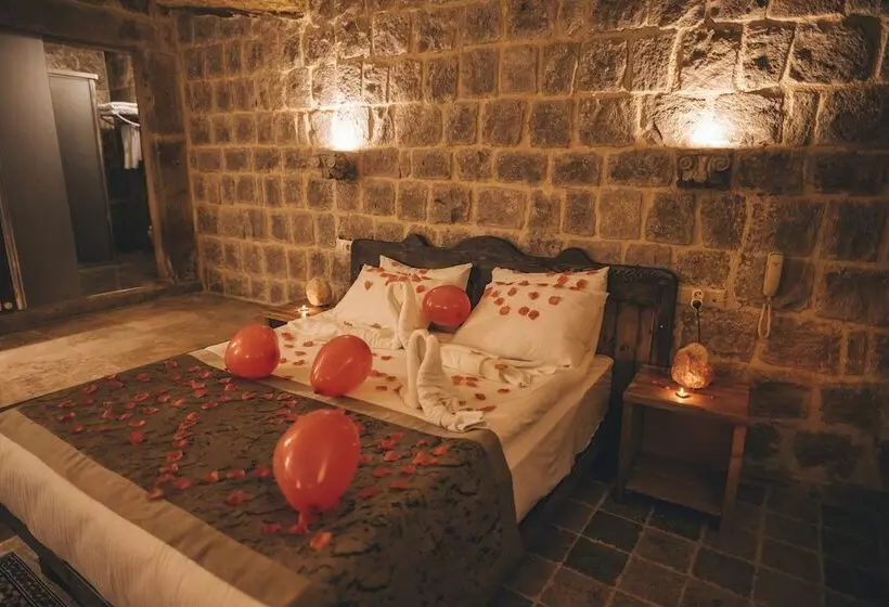 Hotelli Kapalos Cave