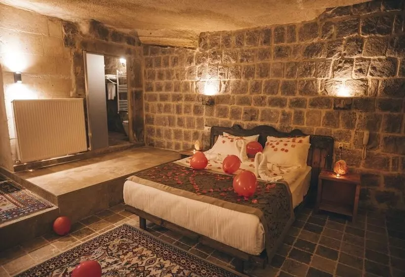 Hotelli Kapalos Cave