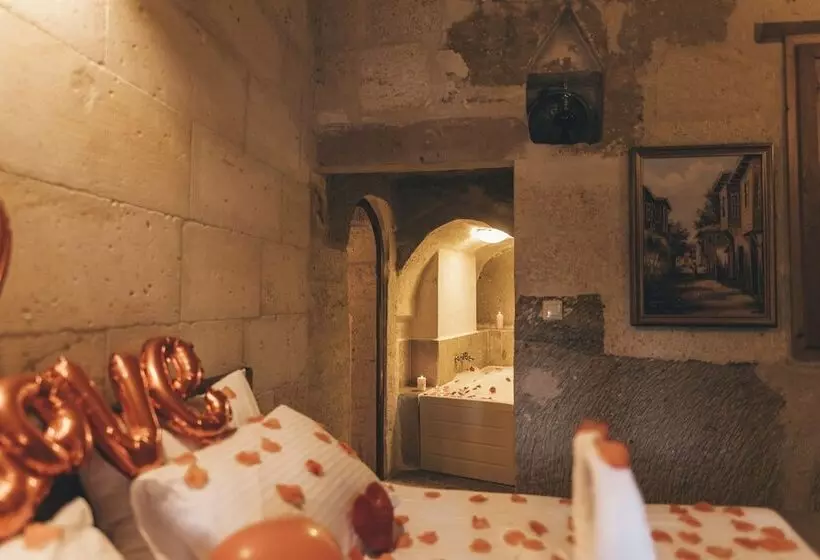 Hotelli Kapalos Cave