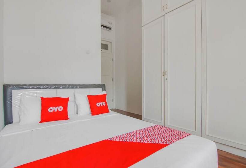Hotel Capital O 90342 Kemang Garden