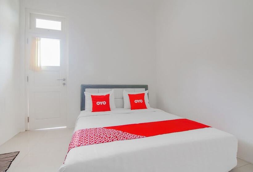 Hotel Capital O 90342 Kemang Garden