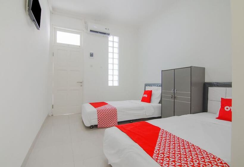 Hotel Capital O 90342 Kemang Garden