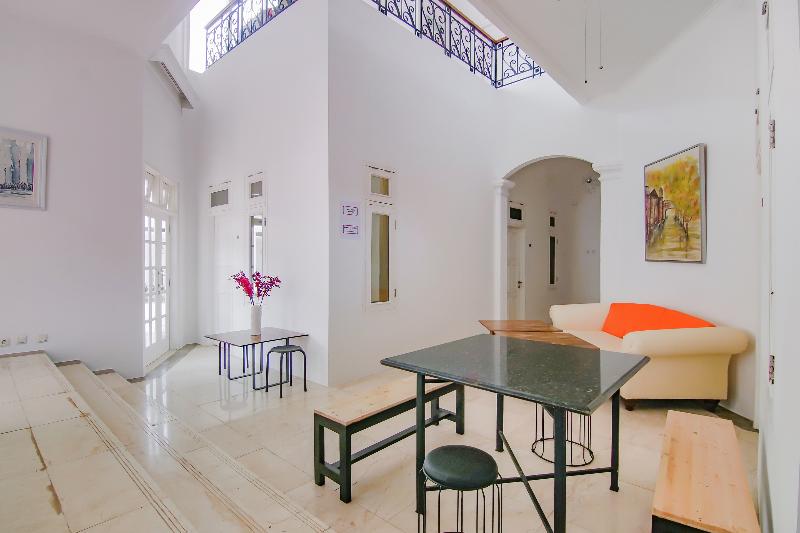 Hotel Capital O 90342 Kemang Garden