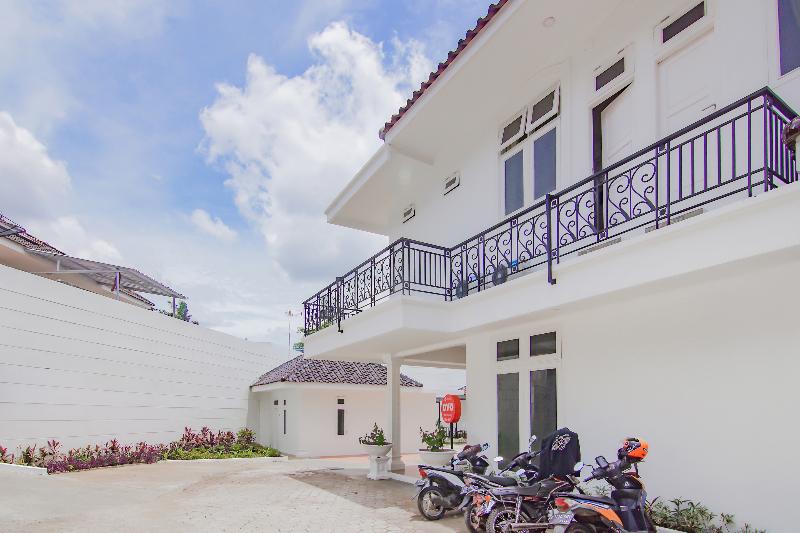 Hotel Capital O 90342 Kemang Garden