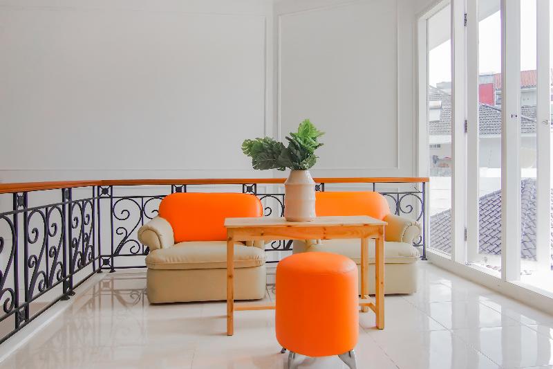 Hotel Capital O 90342 Kemang Garden