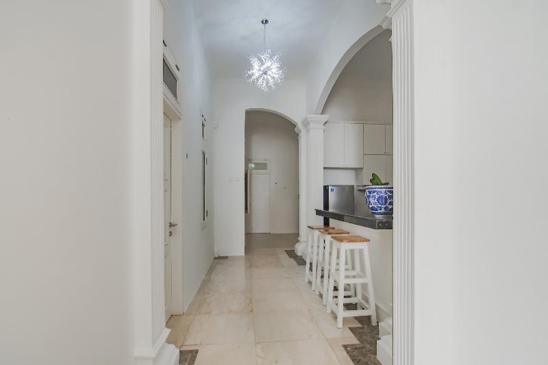 Hotel Capital O 90342 Kemang Garden