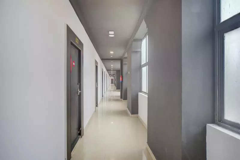هتل Oyo Townhouse 430 Everest