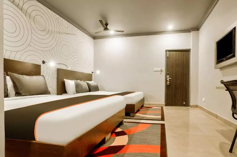 هتل Oyo Townhouse 430 Everest