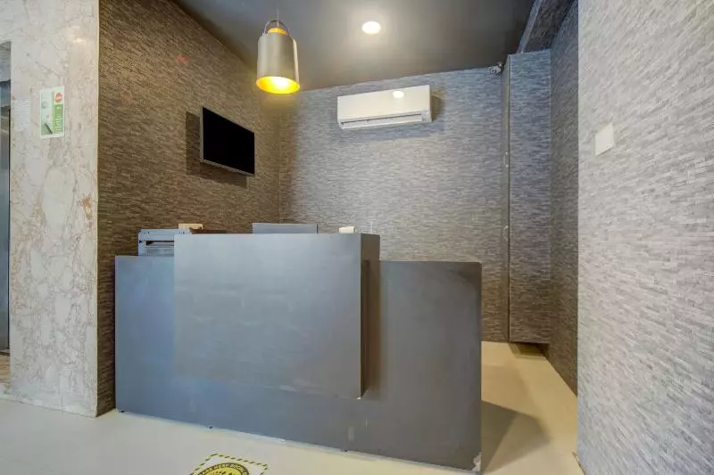 هتل Oyo Townhouse 430 Everest
