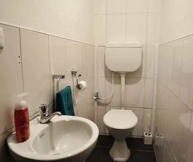 הוסטל Amber Lodge Mt Buller