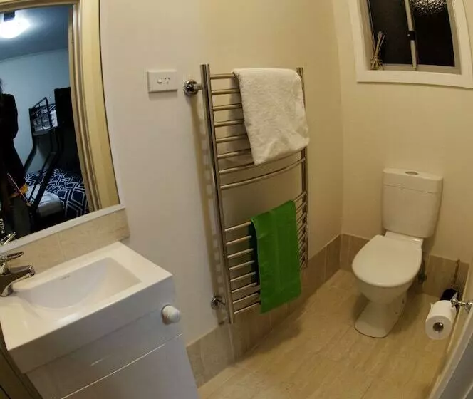 הוסטל Amber Lodge Mt Buller