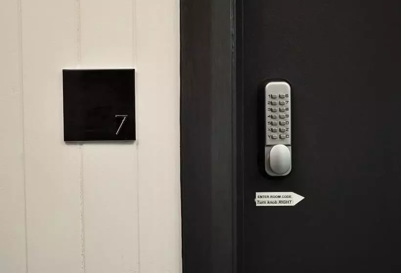 הוסטל Amber Lodge Mt Buller