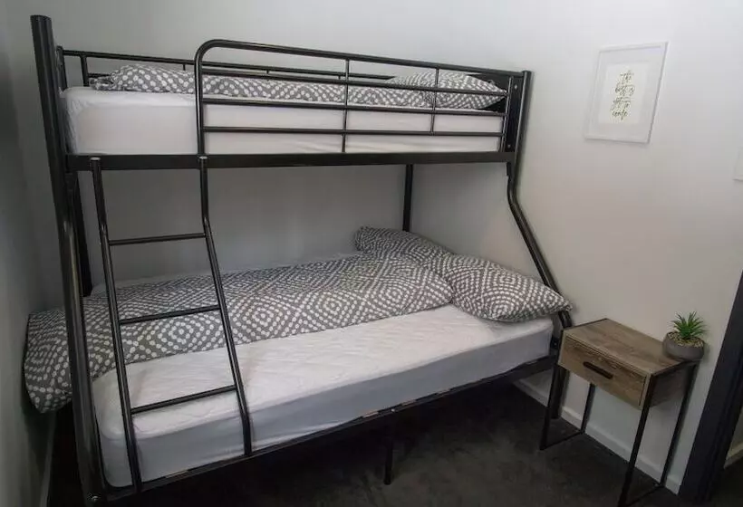 הוסטל Amber Lodge Mt Buller