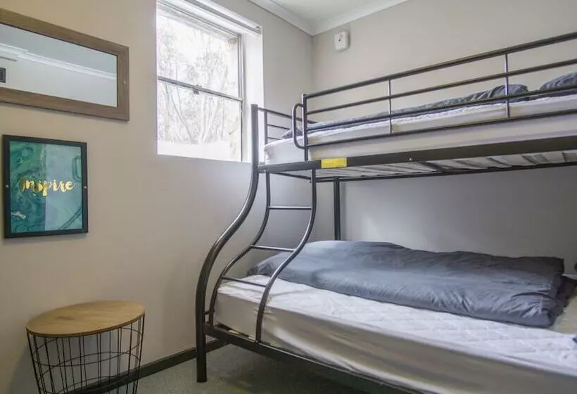 הוסטל Amber Lodge Mt Buller