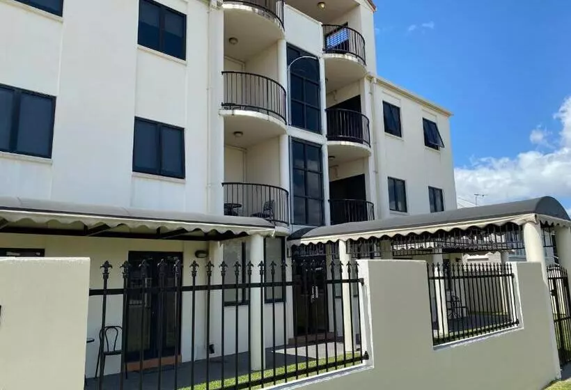 City Ville Apartments And Motel