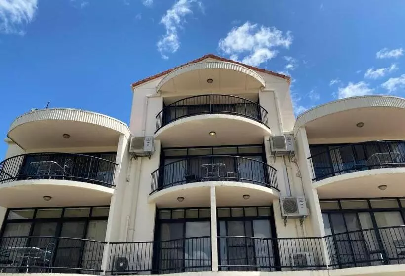 City Ville Apartments And Motel