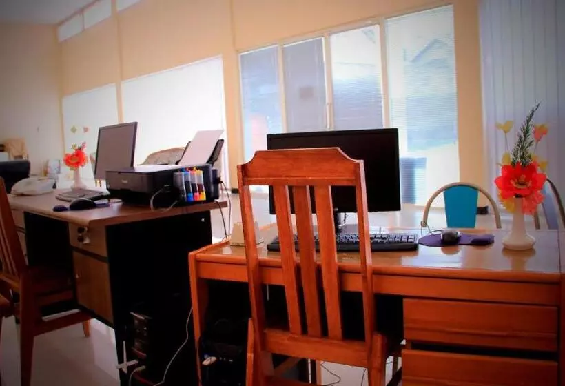 هتل Amazing Beach Resort Palu