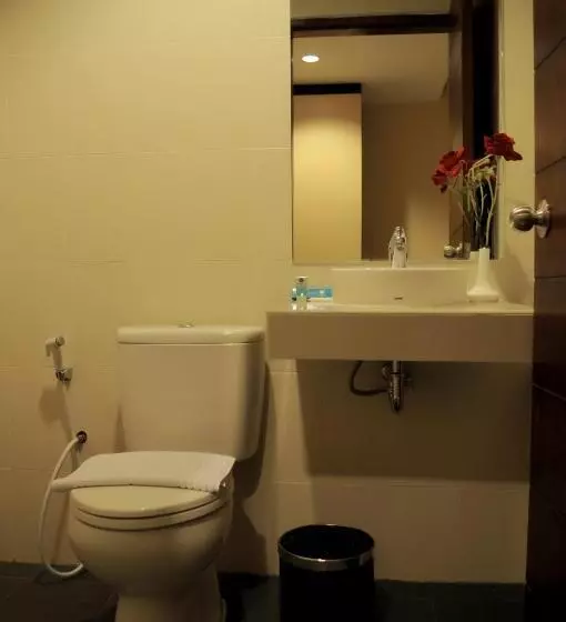 هتل Amazing Beach Resort Palu