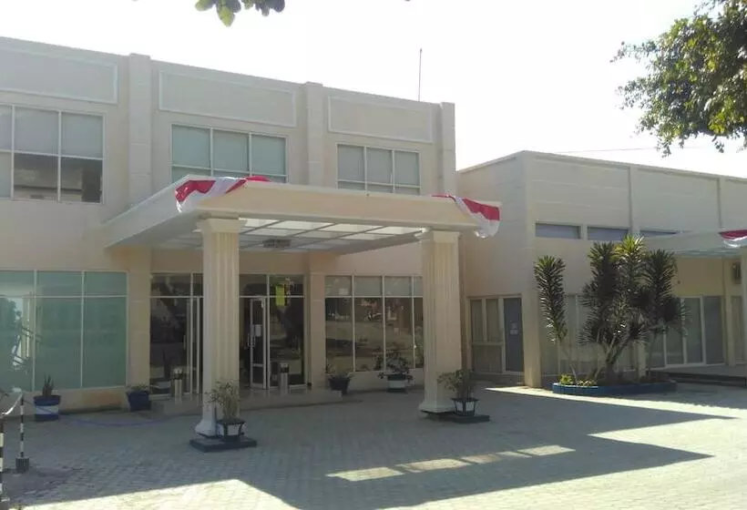 هتل Amazing Beach Resort Palu