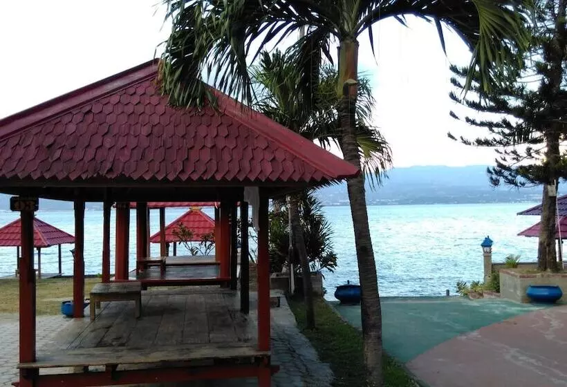 هتل Amazing Beach Resort Palu