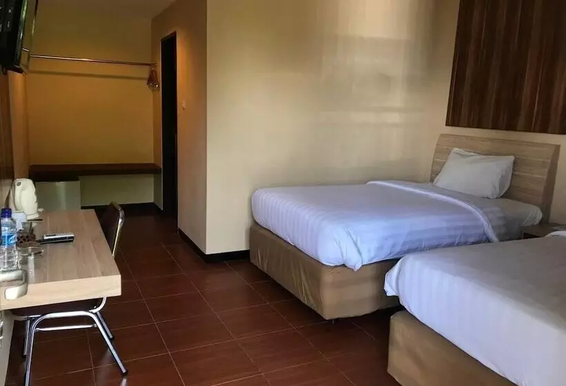 هتل Amazing Beach Resort Palu