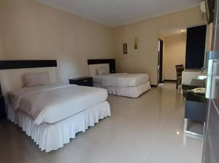 هتل Amazing Beach Resort Palu