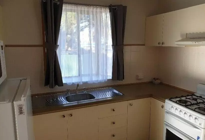 Отель Big4 Acclaim Prospector Holiday Park