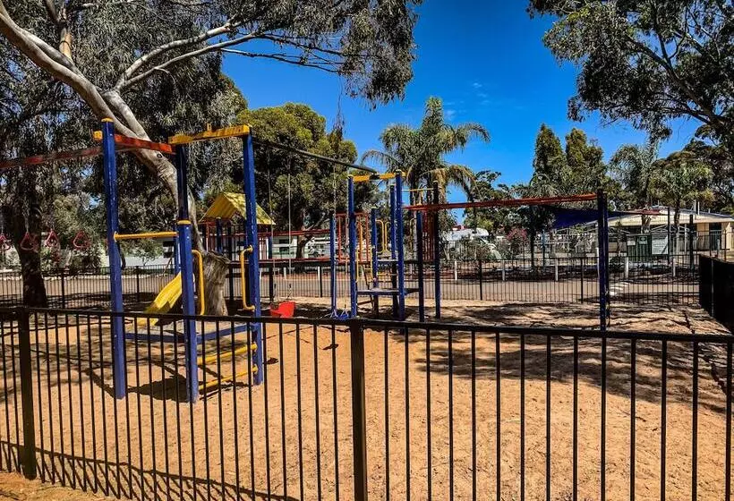 Отель Big4 Acclaim Prospector Holiday Park