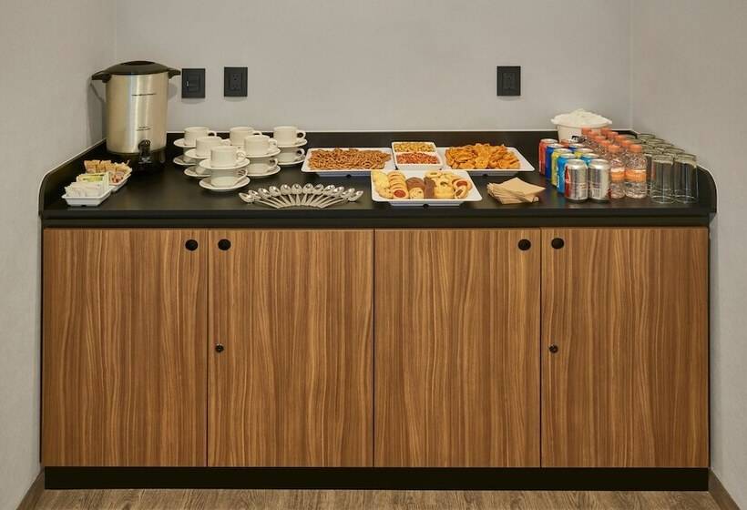 فندق City Express Plus By Marriott Guadalajara Palomar