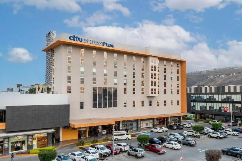 בית מלון כפרי City Express Plus By Marriott Guadalajara Palomar