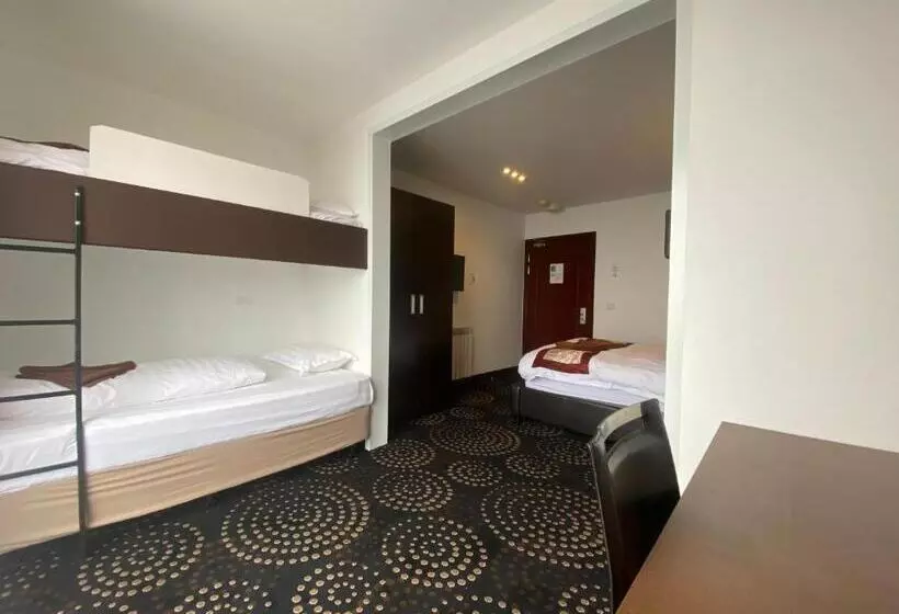 בית מלון כפרי Duck Inn Mt Buller