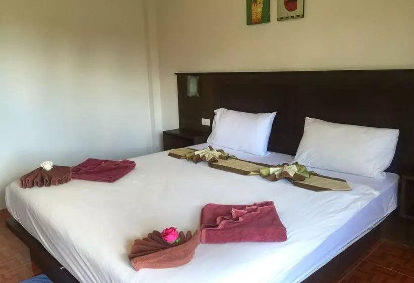 Отель Hana Lanta Resort