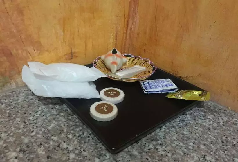 Отель Hana Lanta Resort