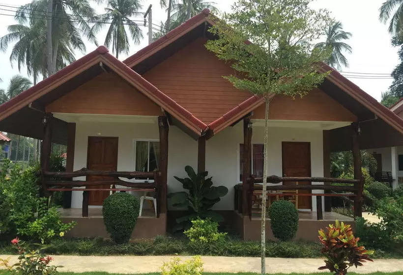 Отель Hana Lanta Resort