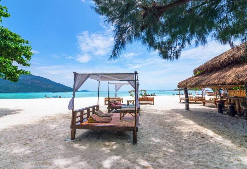 Отель Lipe Beach Resort