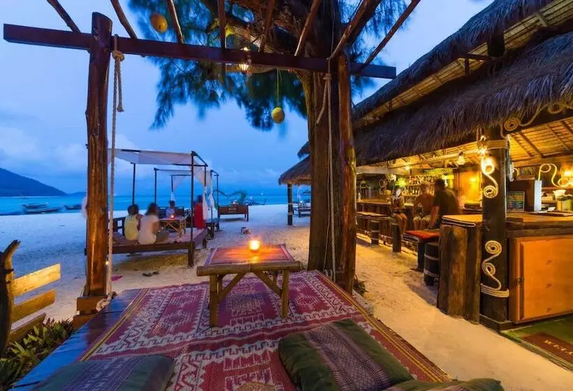 فندق Lipe Beach Resort