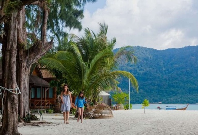 Отель Lipe Beach Resort