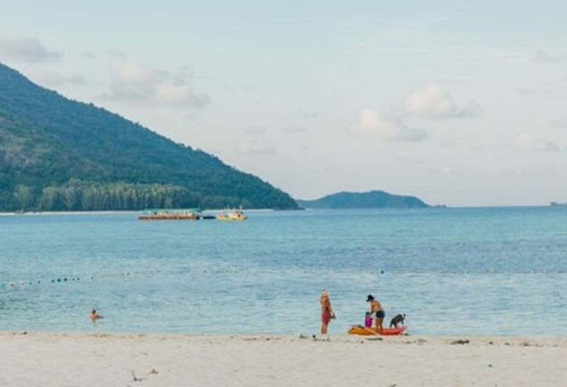 Hotel Lipe Beach Resort