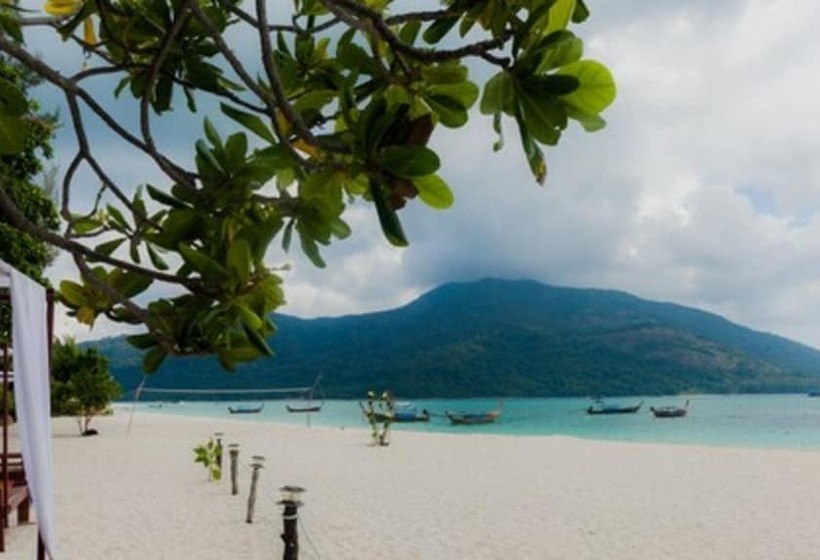 Отель Lipe Beach Resort