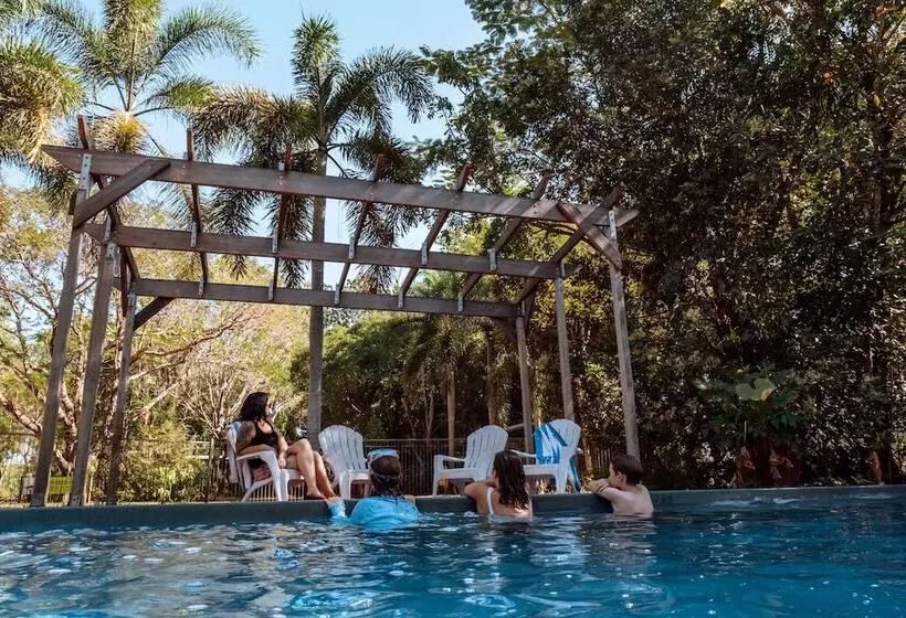 בית מלון כפרי Litchfield Tourist Park