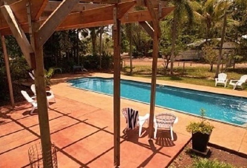 בית מלון כפרי Litchfield Tourist Park