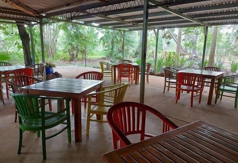 בית מלון כפרי Litchfield Tourist Park