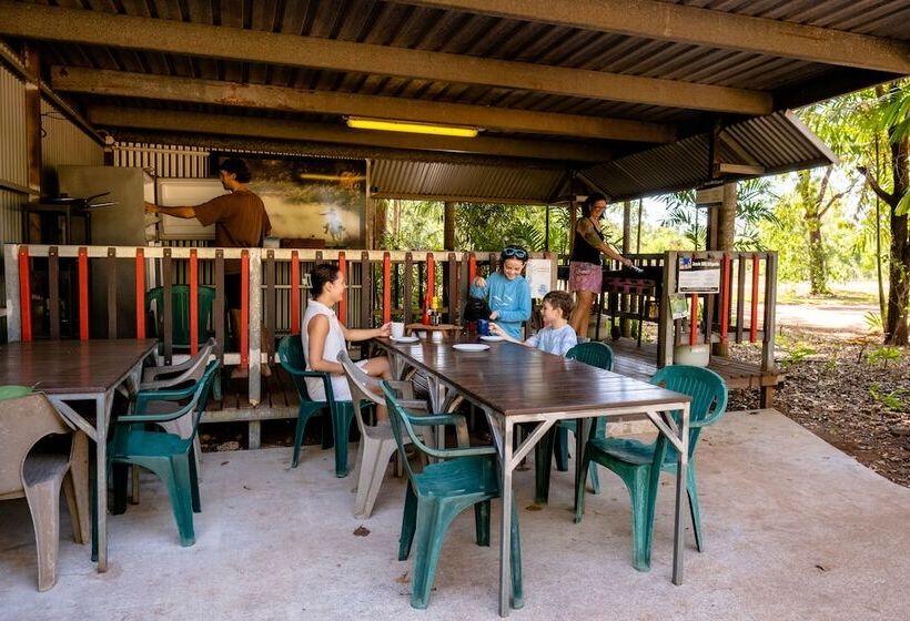 בית מלון כפרי Litchfield Tourist Park