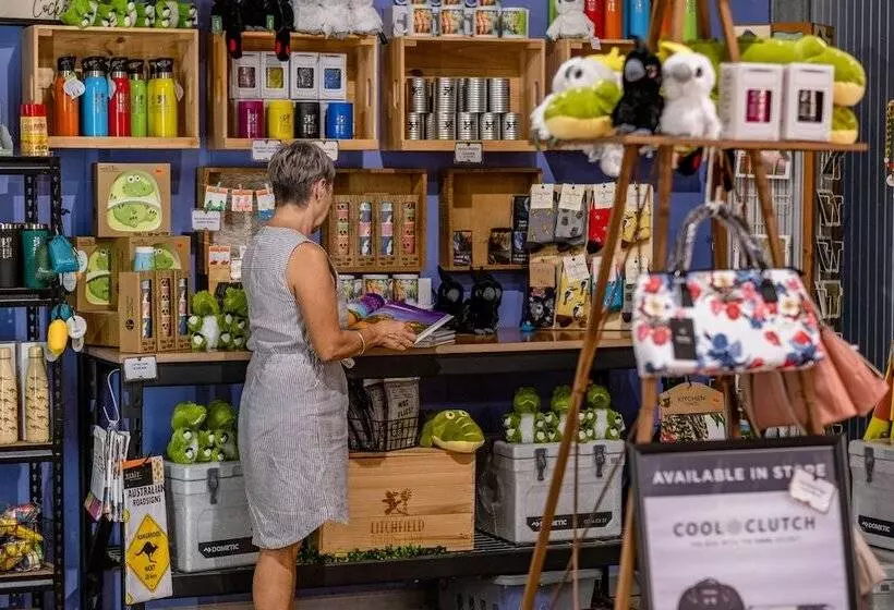 בית מלון כפרי Litchfield Tourist Park