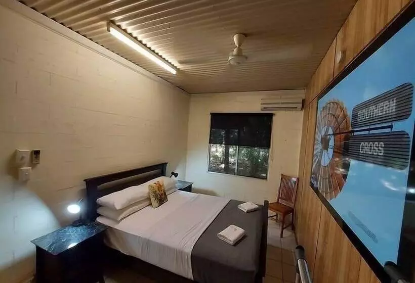 בית מלון כפרי Litchfield Tourist Park