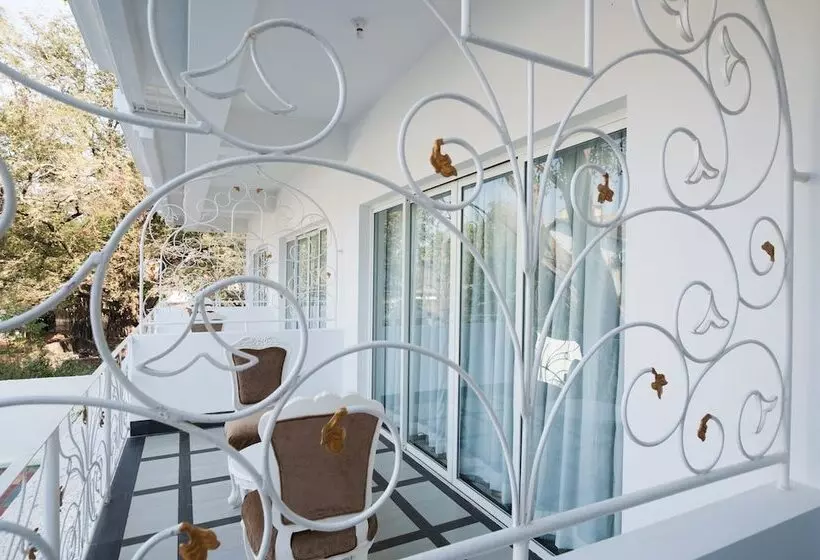 Hotel Royal Emirates Resort & Spa