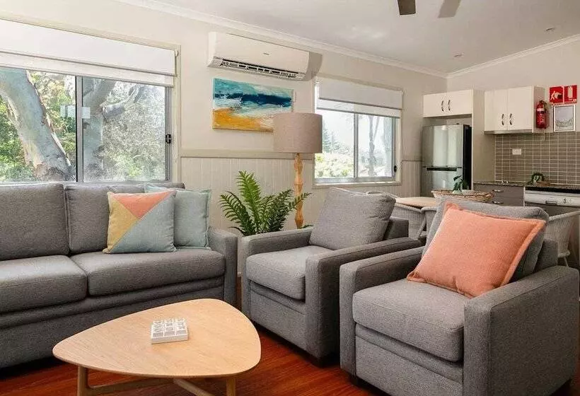 Отель Reflections Lennox Head Holiday Park