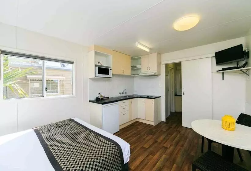 Отель Reflections Lennox Head Holiday Park